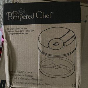 NIB Pampered Chef Manual Food Processor